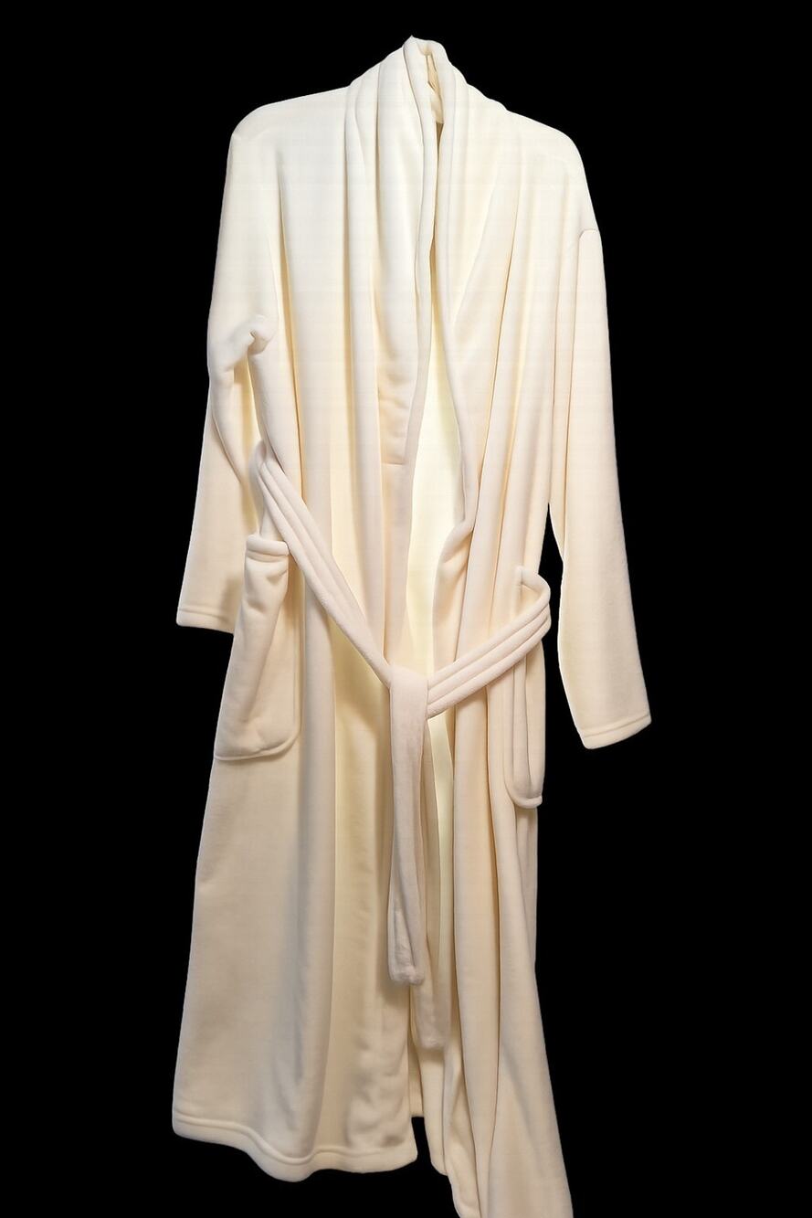 Serra White Plush Robe Lounge Robe Belt Pockets Cozy Soft Robe Size Large/Xlarge
